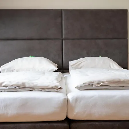 Hotel Eee Perg