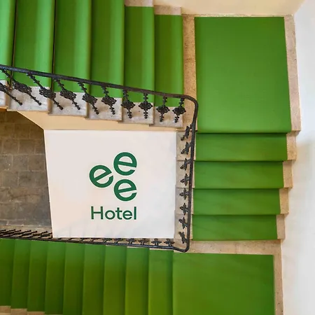 Eee Hotel