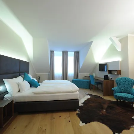 Hotel Eee Perg