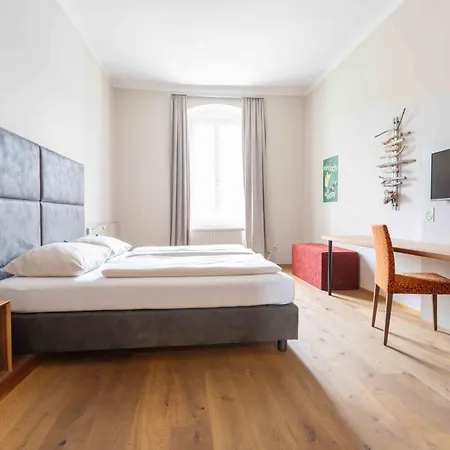 Eee Hotel Perg