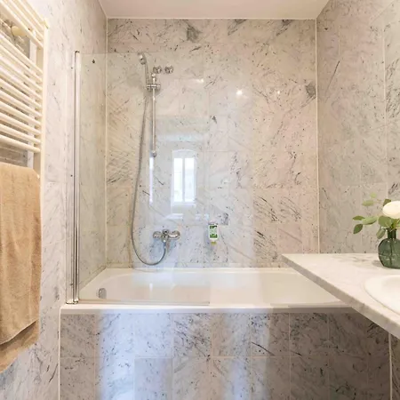 ホテル Eee ペルグ